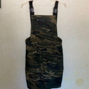 NWT Topshop Overall Jumper Dress Army Print sz4